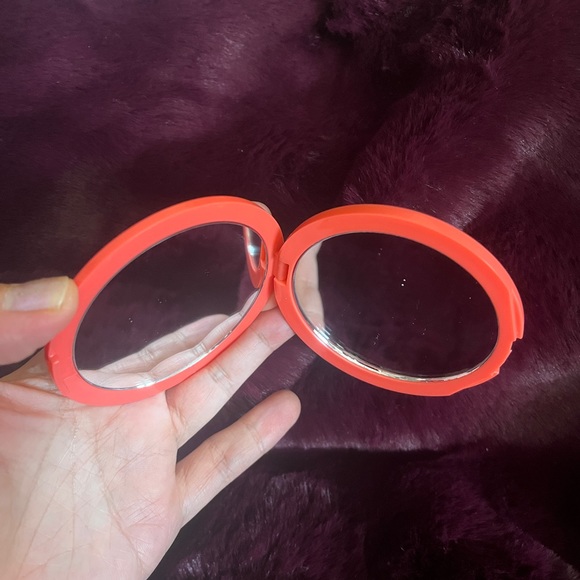 Isaac Mizrahi Compact Mirror 3x Zoom Travel Makeup Collab Revlon Sephora Vanity - Picture 4 of 11